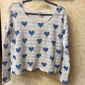 Aeropostale women’s l/s heart ❤️ shirt Sz M